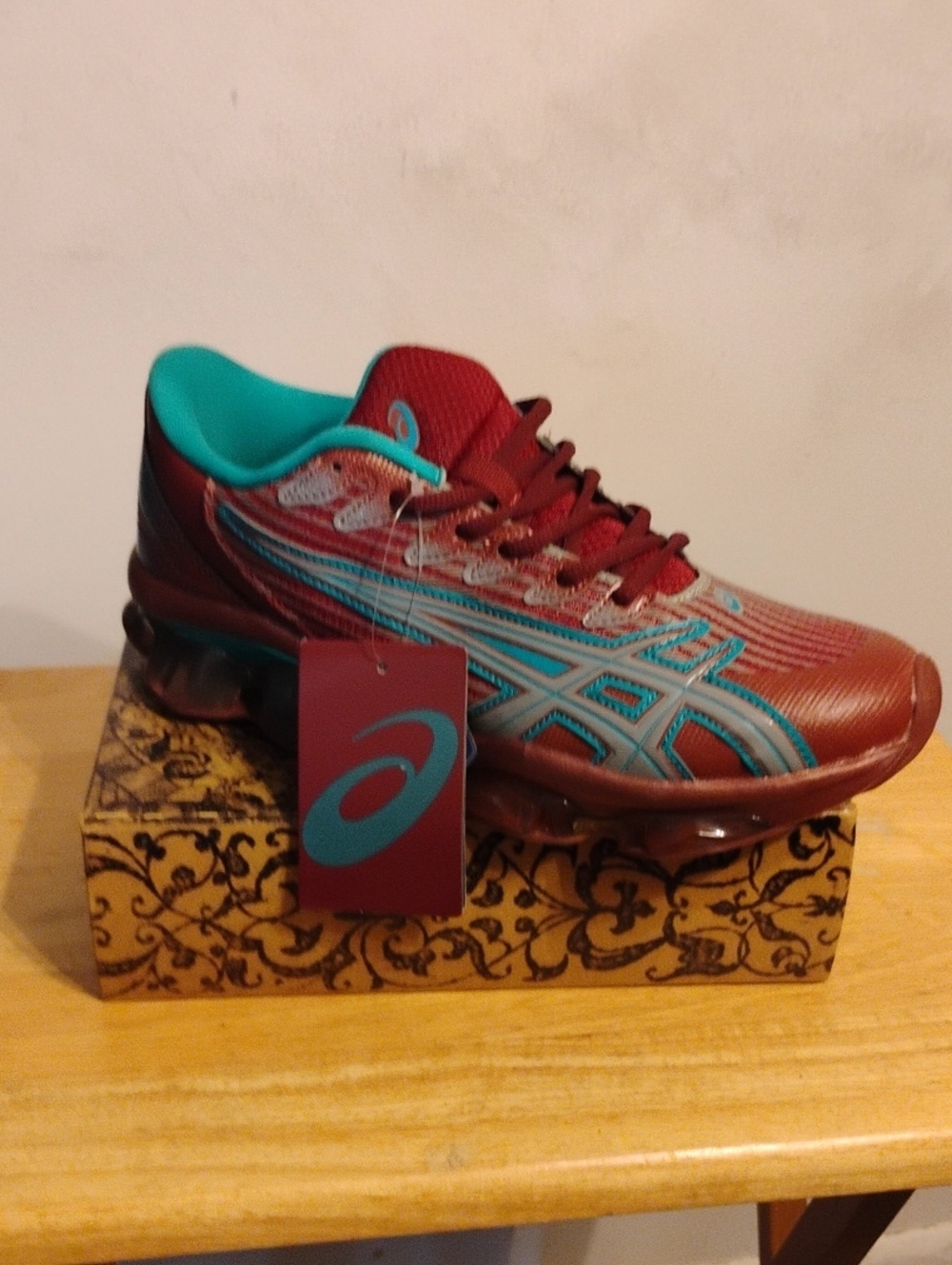 New ASICS Men's Maroon & Teal Running Shoe Size 10